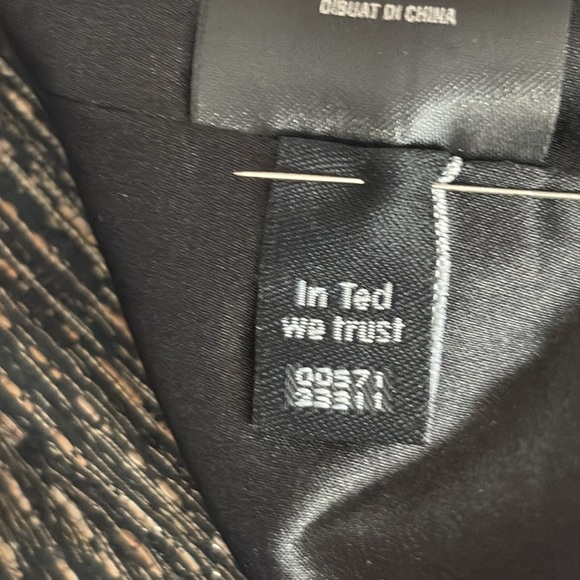 Ted Baker Vinata Embellished Cap Sleeve Statement Dress in Black - Size 6 (US) - Picture 12 of 12